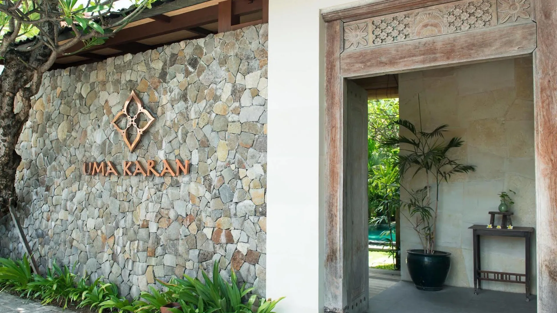 Uma Karan Hotel Kuta  3*, Kuta (Bali)